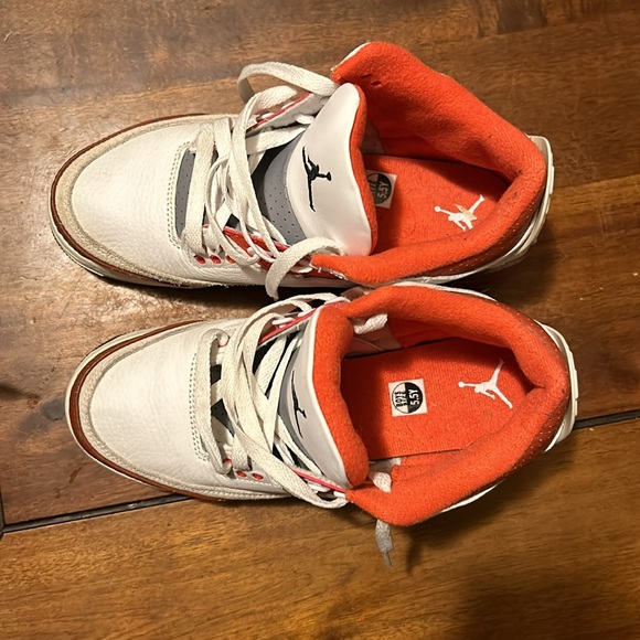 Air Jordan 3 Retro SE $150
White/Mars Stone/ Team Orange/Black
Size 5.5Y - Picture 3 of 9